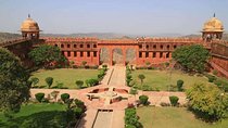 Discover the Fairytales of Rajasthan - Jaipur day Tour for Forts 