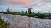 Discover the Dutch countryside & windmills with a private guide