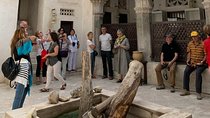 Discover the old city of dubai by walk