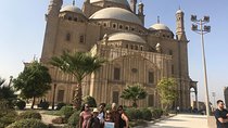 Tour to Giza Pyramids and Egyptian Museum and Citadel and Khan elkhalili