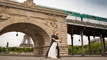 Paris 2-Hour Eiffel Tower Walking Tour with Professional Photo Shoot