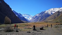Cajón del Maipo, view of the volcano, small group waterfall