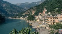From Delhi: Rishikesh 3-Day Tour with Yoga and Massage