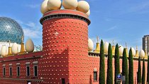 Private Dalí Museum & Gala Castle Tour + Authentic Local Lunch
