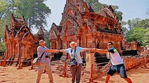 Angkor Wat & Banteay Srey Tour