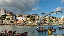 Full-day private sightseeing tour in Porto from Lisbon