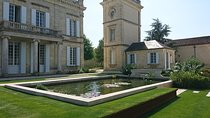 On the Medoc Castle Route on a full day private tour (Premium Sedan)