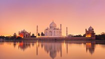From Delhi: Taj Mahal Sunrise Tour by Car