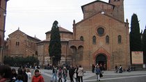 Private 3-hour Walking Tour of Bologna with private official tour guide