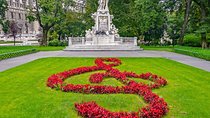 In the Footsteps of Mozart in Vienna with a Local