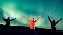 Northern Lights Small Group Tour from Reykjavik with Free Photos