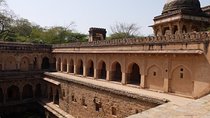 Delhi Mehrauli Archaeological Park Walking Tour with Guide