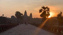 Angkor Wat Sunrise TukTuk Tour