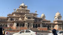 Private Jaipur Sightseeing Tour by Car and Chauffeur