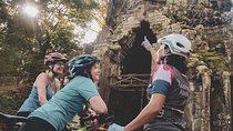 Angkor Temple Bike Tour from Siem Reap Inclusive of Lunch