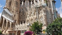 Explore Sagrada Familia with a Skip-the-Line Guided Tour
