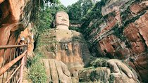 Chengdu Private Day Tour to the Leshan Giant Buddha and Huanglongxi Old Town