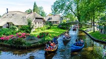 Giethoorn Private Day Tour & Boat Trip