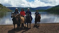 Horseback adventure to Eight lakes