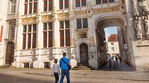 Private Bruges Historical Walking Tour with Chocolate Treat