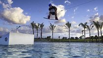 1 hour Wakeboard with private transport