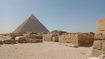 Giza Pyramids, Valley Temple and Sphinx Private Tour