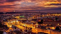 Lisbon by Night Tour: Fado Show and Dinner with Pick-up