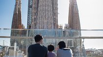 ANGLE - Experience Barcelona With Local Photographer 