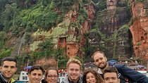 Exclusive Private Day Tour with Giant Pandas and Leshan Buddha