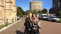 Private Windsor Roundtrip Transfer from London
