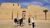 Private Tour of Habu Temples, Valley of the Worker & Valley of the Queens 