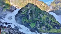 SEVEN WATERFALLS TOUR: Private roundtrip to the Hardanger Fjord, 12 hours