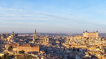 From Madrid: Official Private Tour to Toledo & Segovia