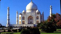 Woman's Special: Overnight Taj Mahal Tour With Female Companion From Delhi