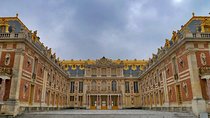 Excursion to Versailles by train with entrance to the Palace and Gardens