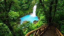 Río Celeste-Tenorio Volcano and Sloth Watching Tour From Guanacaste