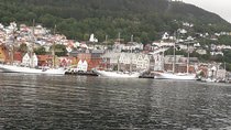 Walking tour: Medieval Spirit of Bergen + sweet Arctic gifts