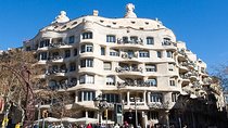 Barcelona City + La Roca Village Tour