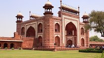 Sunrise Taj Mahal Private Day Trip from Jaipur