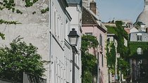 Montmartre's Secrets and Tastes in a Private Walking tour 