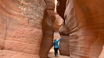 Peekaboo Slot Canyon 4WD Tour