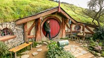 Small-Group Hobbiton Tour from Auckland with Party Marquee Lunch