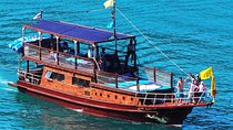 Private Full-Day Blue Dragon Yacht to Angthong National Marine Park