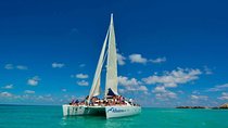 Catamaran Sailing to Isla Mujeres with Snorkeling, Lunch & Open Bar included