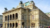 Private transfer from Budapest to Vienna with optional 2-hour stop in Bratislava