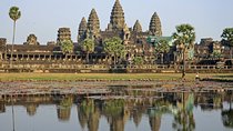 Private Tuk Tuk Tour of Angkor Wat and Bayon Temples
