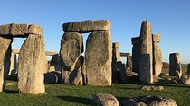 Full-Day Private Tour to Salisbury, Stonehenge and Woodhenge