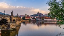Vienna to Prague - Private Transfer with 2 hours of Sightseeing