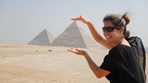 Cairo Private Day-Tour to Giza pyramids,Sphinx, Egyptian Museum & Bazaar+ Lunch