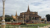 A Day Trip Sightseeing of Phnom Penh With Private Tour Guide 